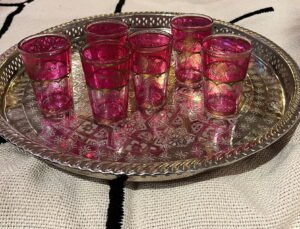 verres a the marocains montreal servez votre the avec ces verres marocains de couleur rose