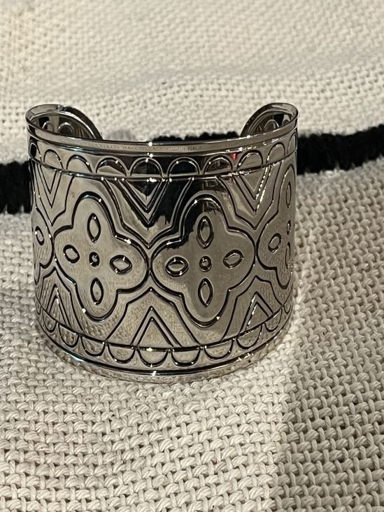 Bracelet berbere marocain en argent que vous trouverez dans notre boutique marocaine