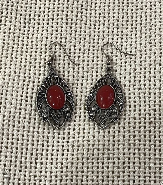 boucles oreilles rouges et argent