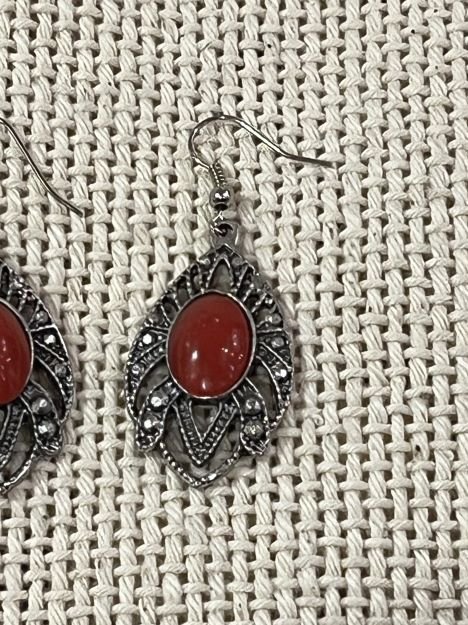 boucles oreilles rouges de provenance maroc