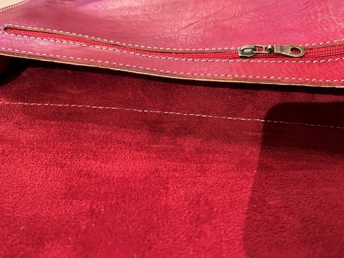 mens crossbody bag2 sac bondouliere en cuir de couleur rose fuchia