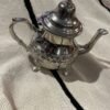theiere marocaine pour servir le the