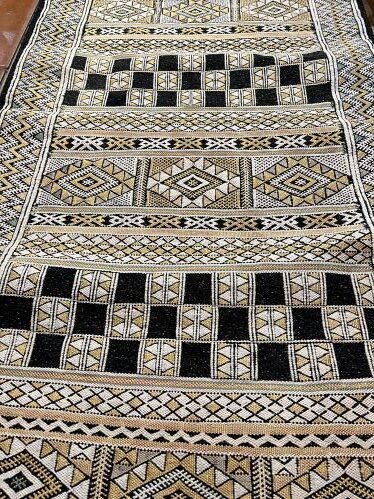 long tapis marocain berbere