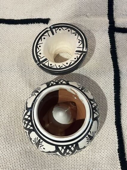 ceramic ashtray with lid for smoker