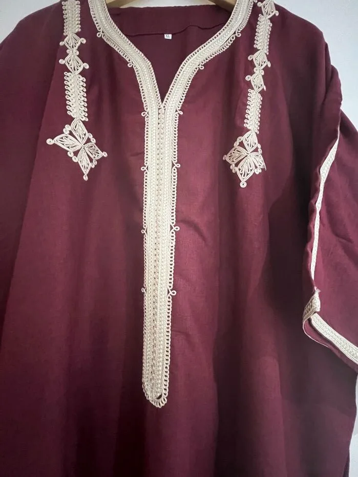 gandoura vetement marocain sans capuche et manches courtes