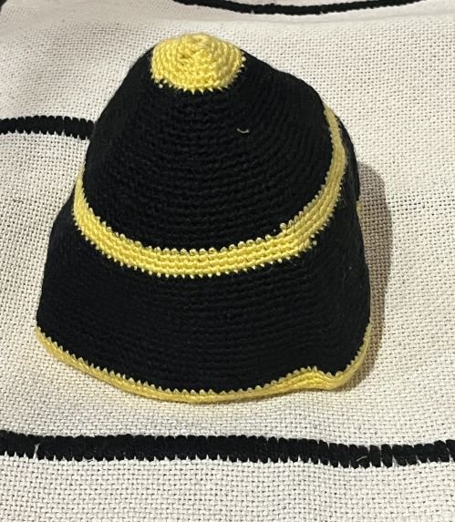 bonnet marocain en laine noir et jaune