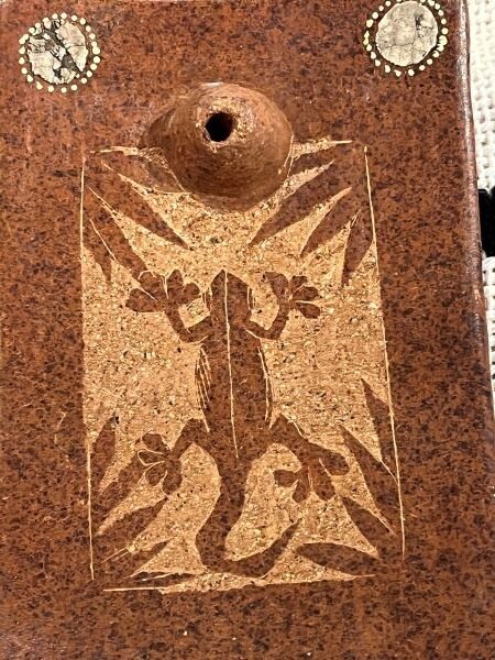 incense stick holder with lizard engraving