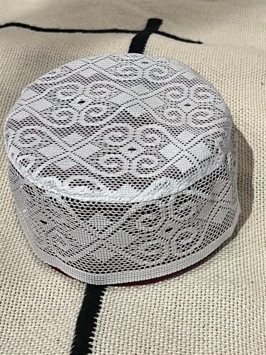 white kufi hat