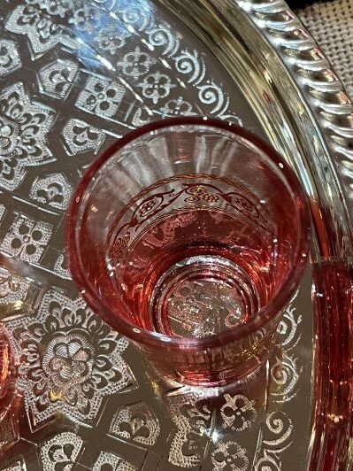 verres a the marocains roses