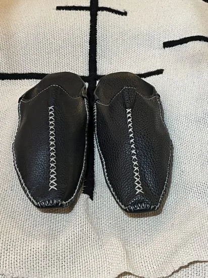 babouches noires marocaines