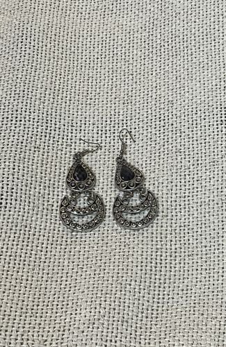 black earrings for women