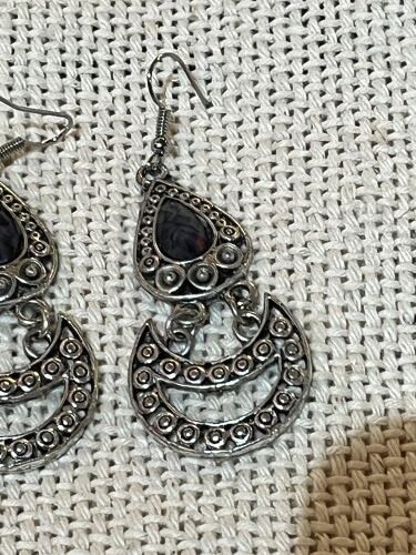 boucles d'oreilles noires et argent