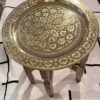 table marocaine en cuivre avec pieds en bois