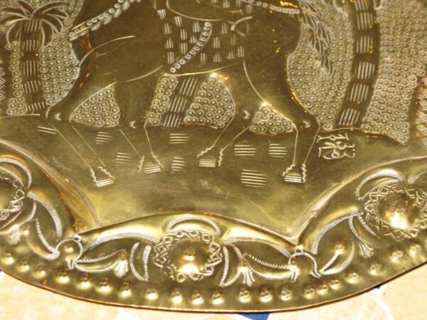 plat marocain antique en brass