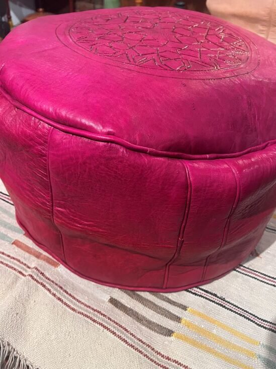 rose fushia pouf