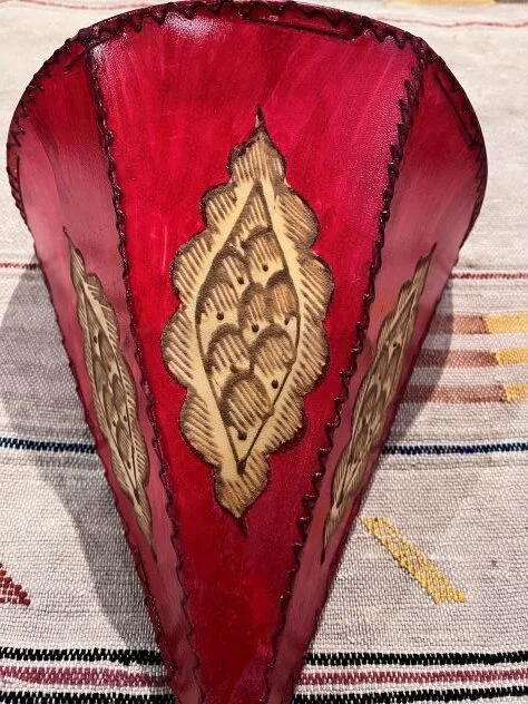 applique rouge murale