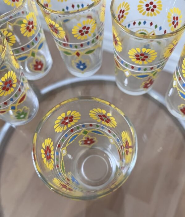 clear drinking tea glasses with floral design