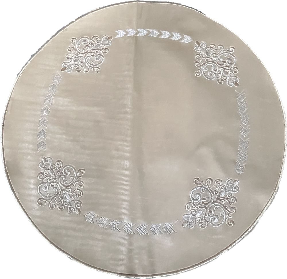 couvre plateau broderie argentée dorée
