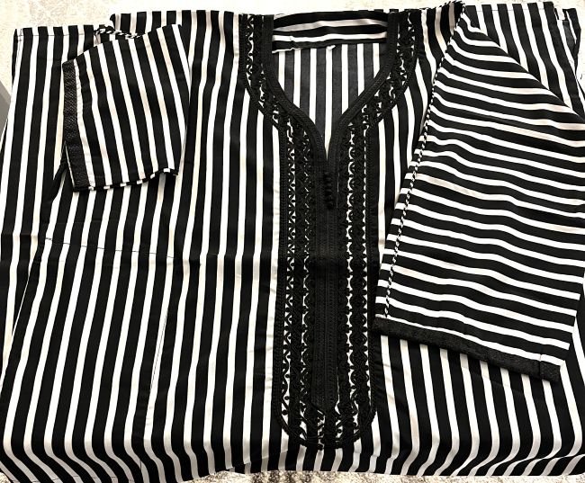 caftan avec rayures noir et blanc