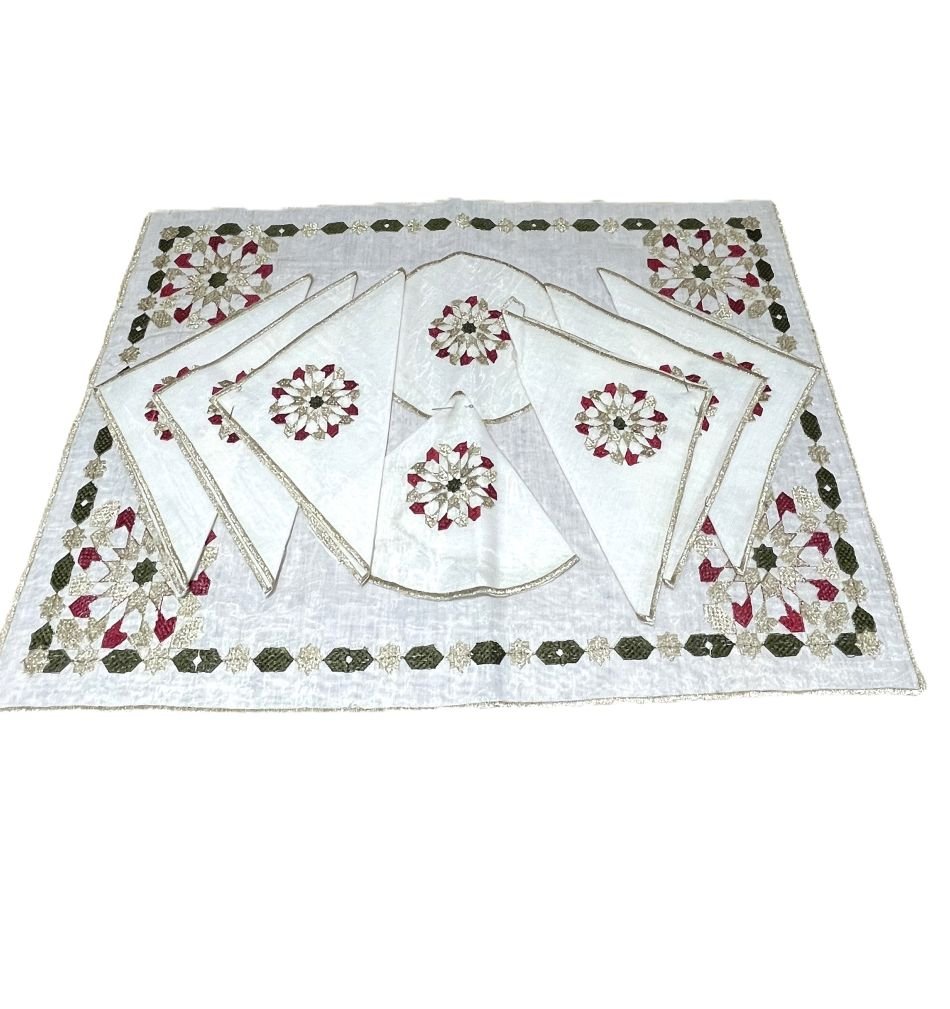 Tray-Set- Embroidered-covers-napkins accessoires pour the marocain, housse pour plateau et main theiere et napperons