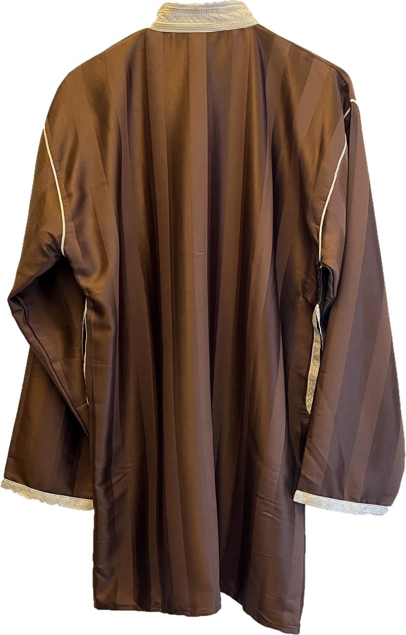 jabador-two-piece-set-cotton-brown-embroidered-back-top Vue arrière du Jabador deux pièces en coton marron avec broderie pour tenue traditionnelle