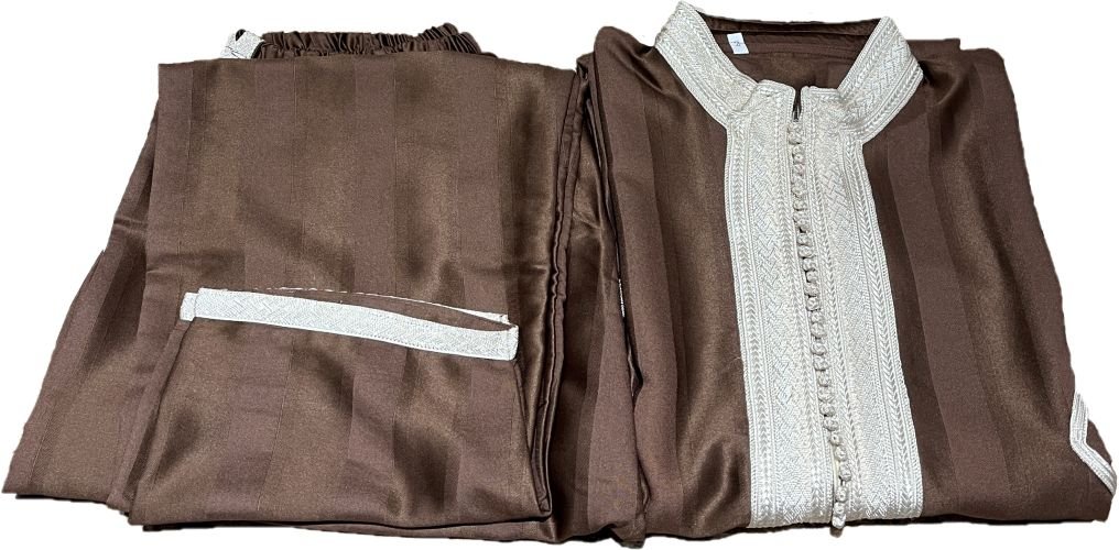 jabador-two-piece-set-cotton-brown-embroidered-front Vue avant du Jabador deux pièces en coton marron avec broderie pour tenue traditionnelle