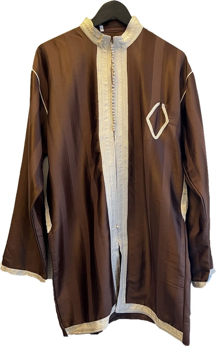 jabador-two-piece-set-cotton-brown-embroidered-top vue de dessus du Jabador deux pièces en coton marron avec broderie pour tenue traditionnelle