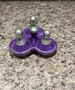 Vue en face du mini tagine triple mauve en ceramique pour sel, poivre et cumin