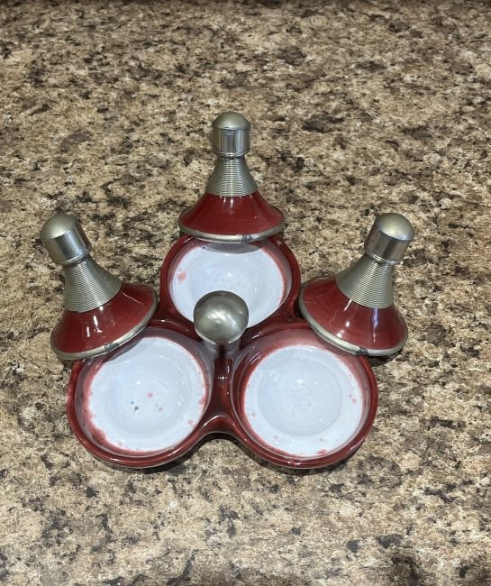 detail mini tagine trio rouge en ceramique pour epices