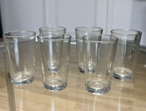 Gros plan du verres a the marocains en transparent pour the, boisson