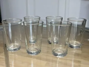 Gros plan du verres a the marocains en transparent pour the, boisson