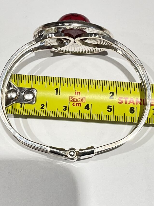 largeur de bracelet argent avec pierre rouge