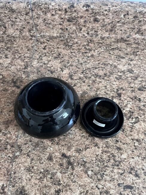 vue de contenant cendres et couvercle du cendrier