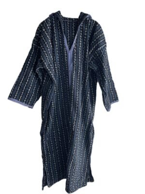 djelaba-hiver-marocain winter djellaba featuring a hood and woven stripe details