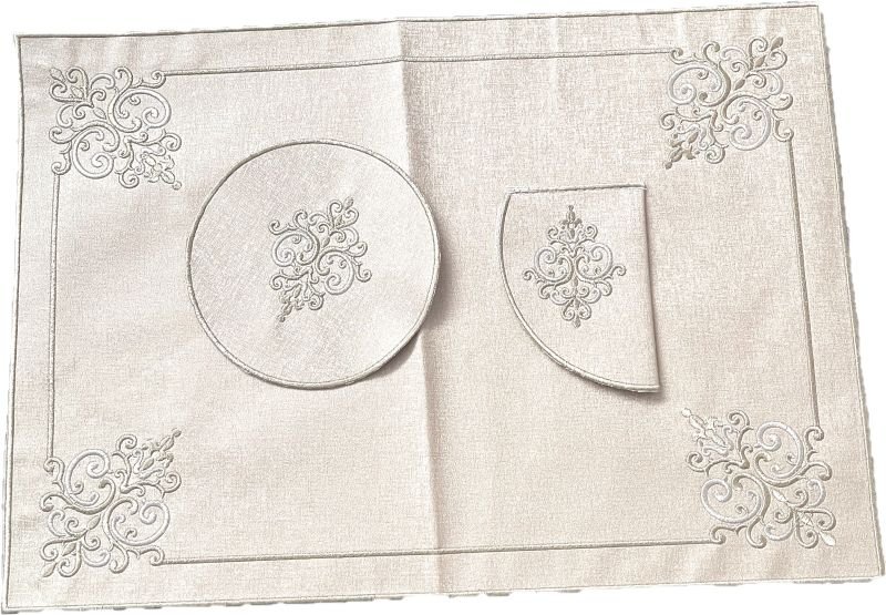 golden-tray-cover nappe doree pour plateau marocain avec accessoires pour theiere