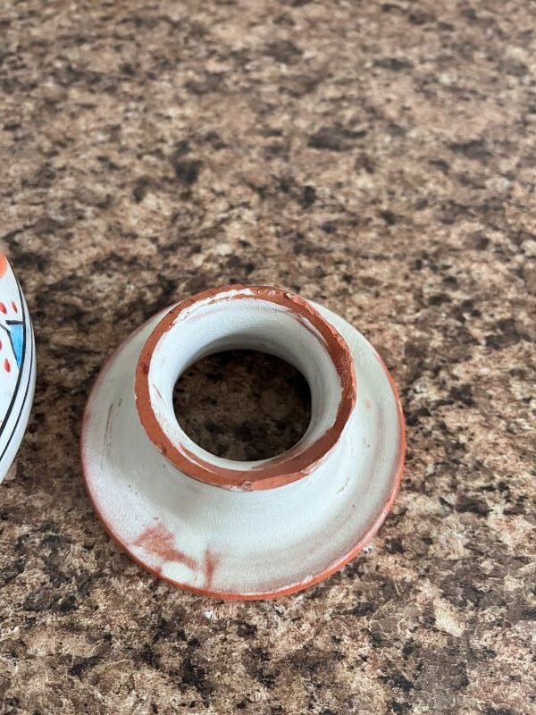 Vue couvercle cendrier marocain