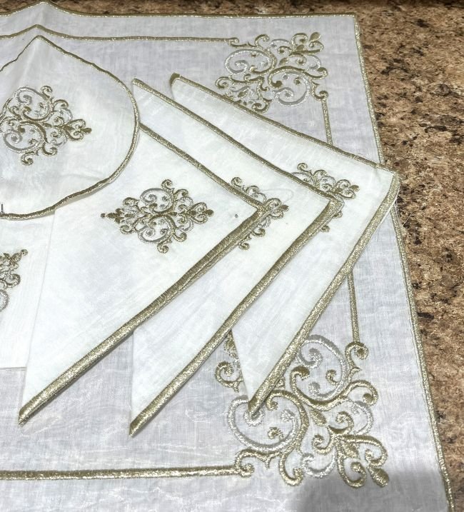 napkins with gold and silver design