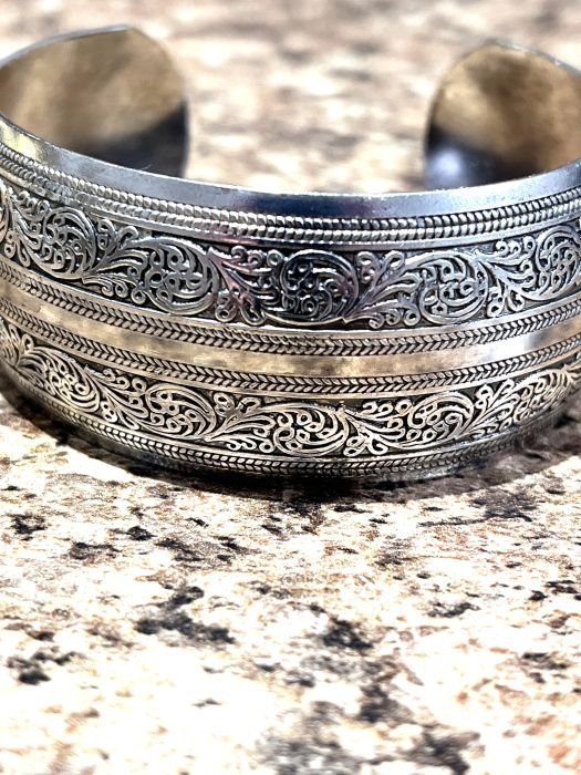 finesse du travail de ce bracelet un cadeau précieux et attentionné.