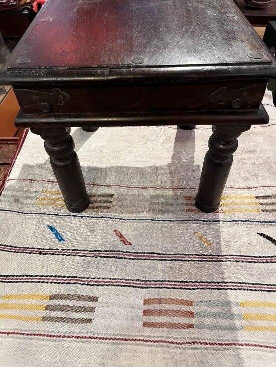 table-basse-bois-solide-vue-cote