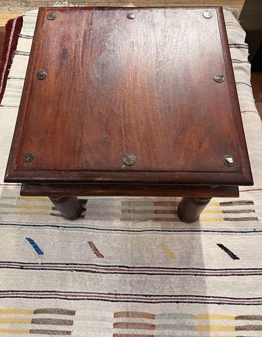 18” square end table