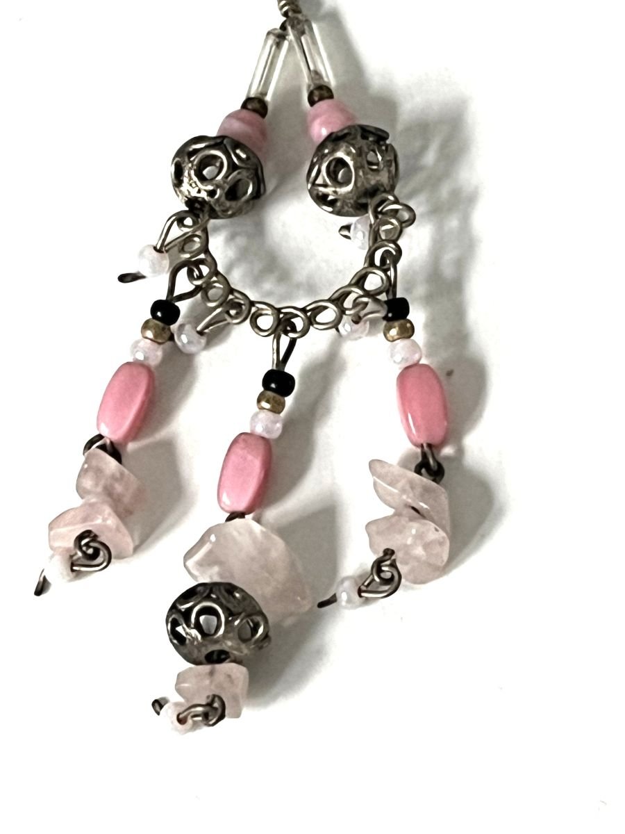 réalisées à la main, boucles d'oreilles marocaines témoignent d'un savoir-faire artisanal minutieux,