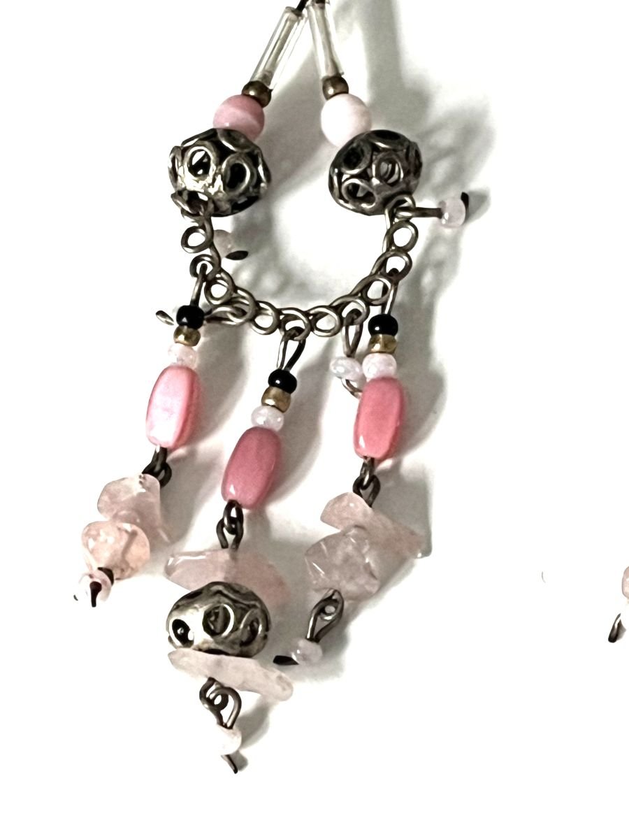 Ces boucles d'oreilles marocaines présentent un délicat travail de filigrane.