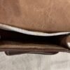 vue des deux compartiments interieur de ce Sac en cuir marocain, coupé et cousu à la main par des artisans marocains