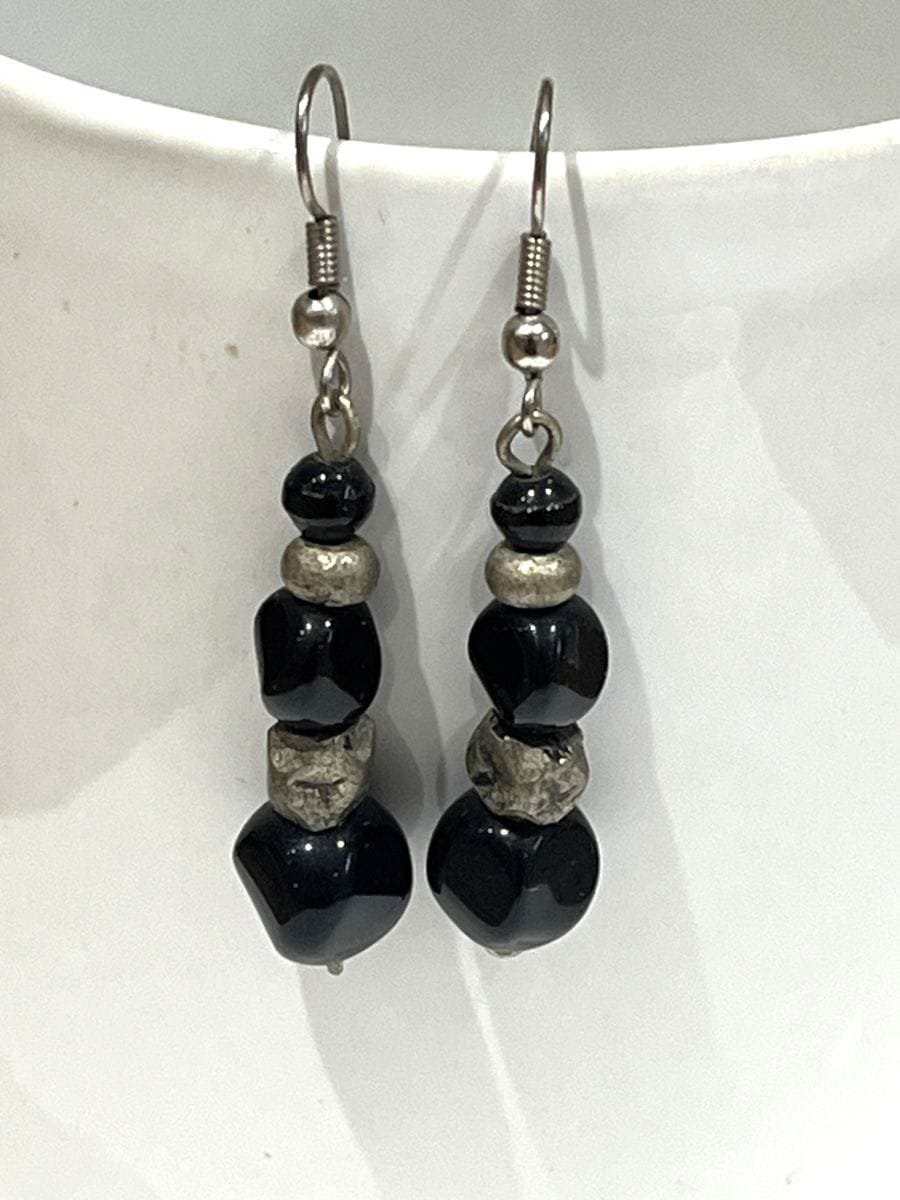 boucles oreilles noires
