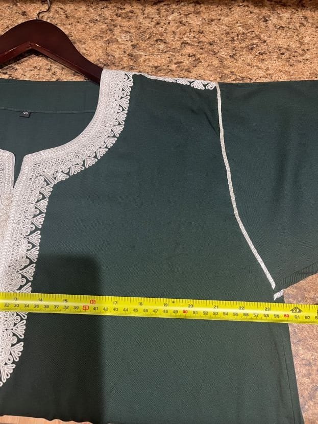 Caftan décontracté léger marocain vert avec broderies