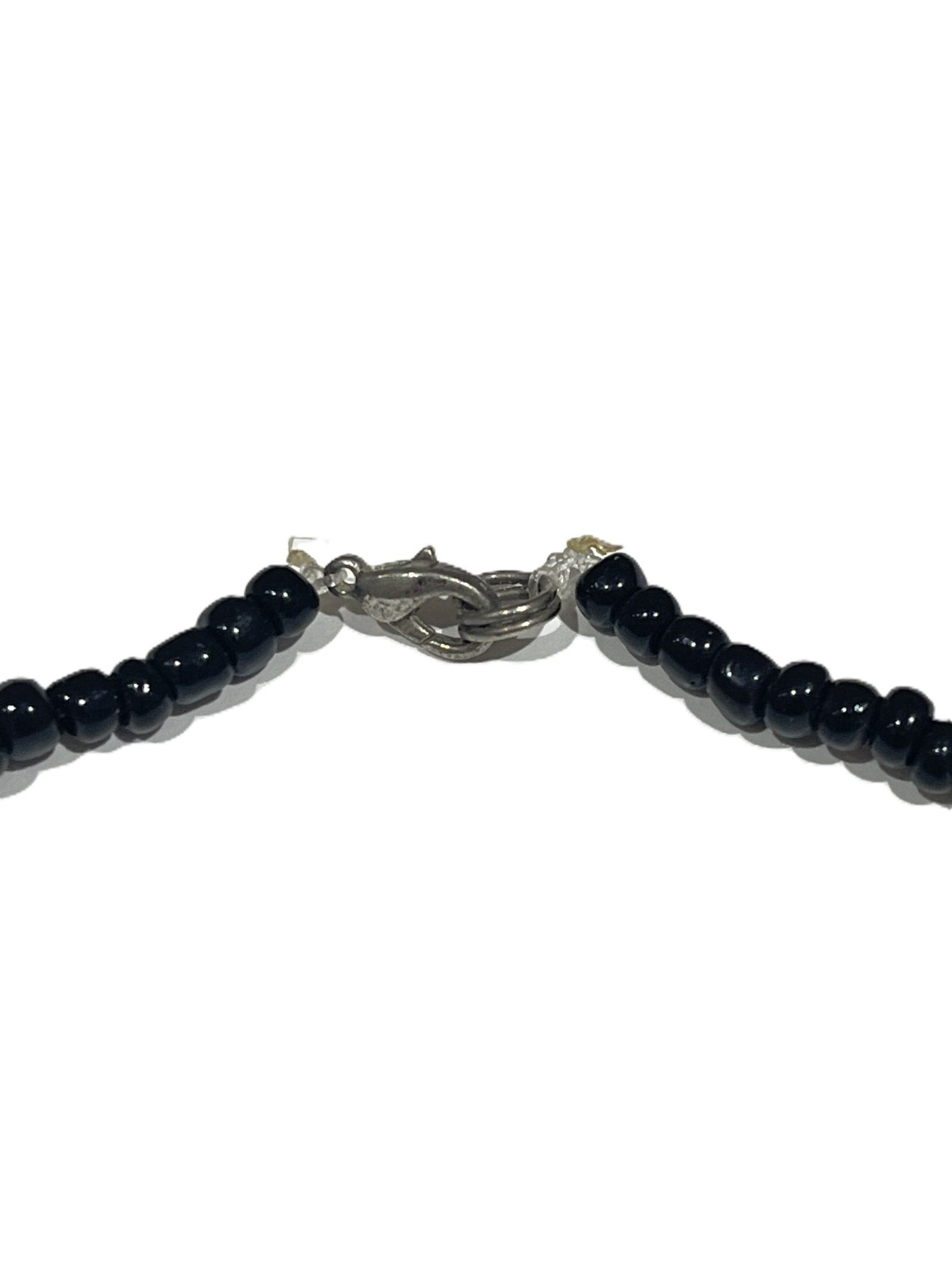 hand-fatima-necklace-pendant-black-seed-beads-clasp fermoir collier marocain avec khamsa pendentif