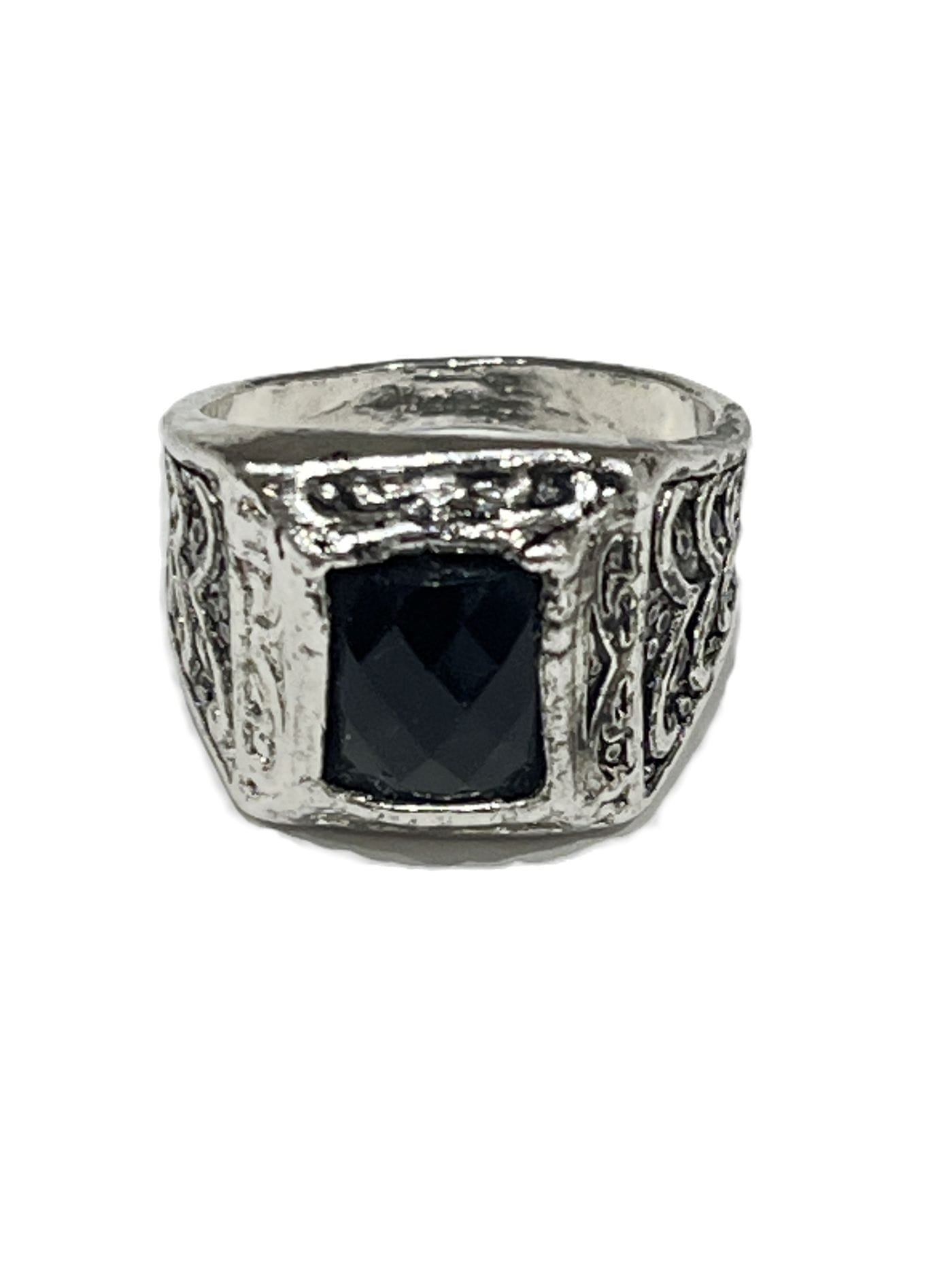 bague pour homme artisanale ornée d'une superbe pierre noire
