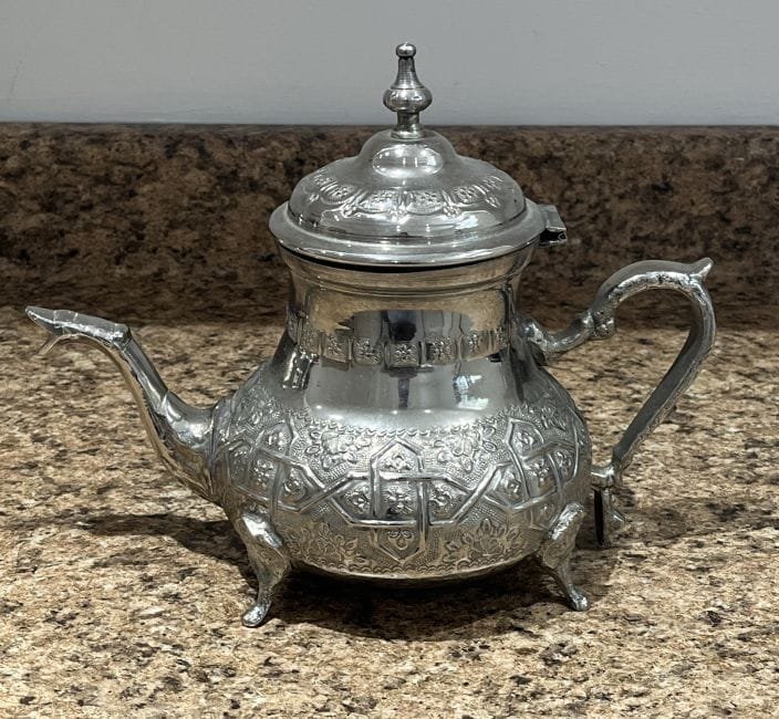 vintage-silver- teapot-front Théière marocaine vintage en argent