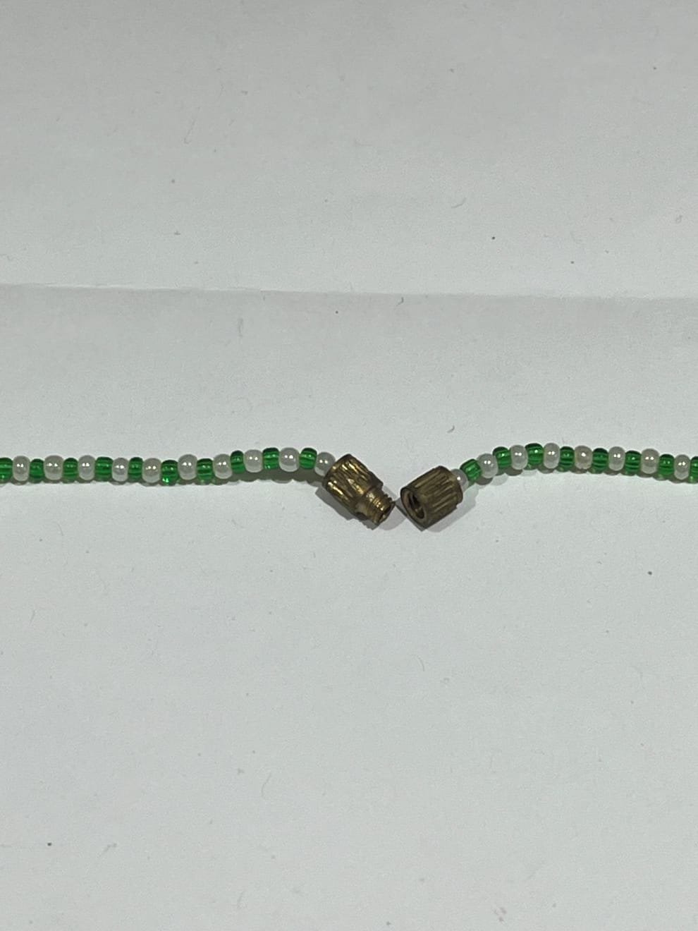 beaded-emerald-necklace-clasp fermeture en cuivre collier maroc