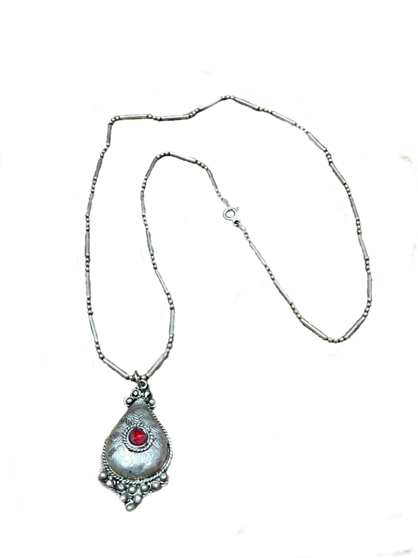 silver-pendant-necklace collier pendentif en argent